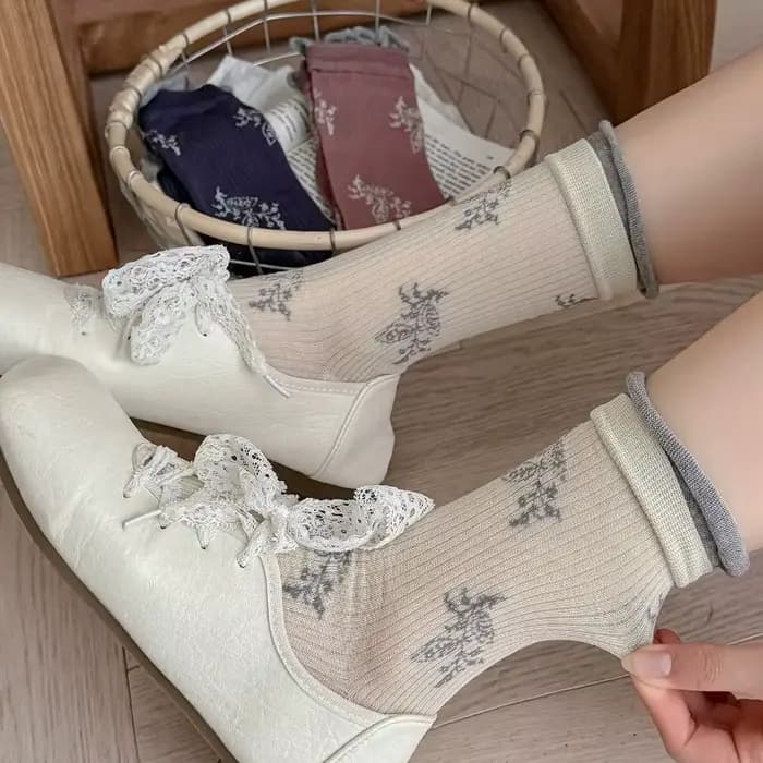 Chaussettes longues à la mode pour femmes