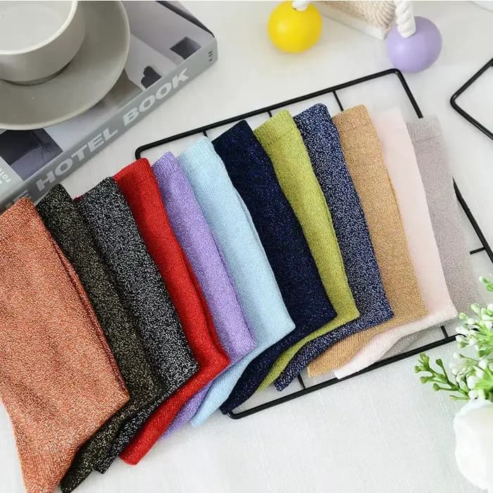 Chaussettes fines en soie brillante