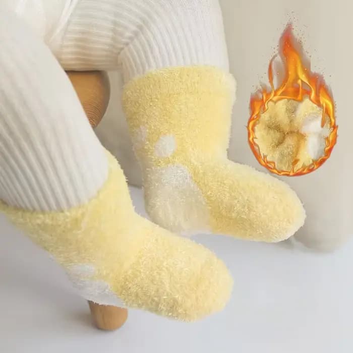 Chaussettes chaudes et épaisses pour bébés filles et garçons, chaussettes de sol solides antidérapantes en velours et fourrure pour nouveau-né, accessoires de vêtements mignons pour nourrissons
