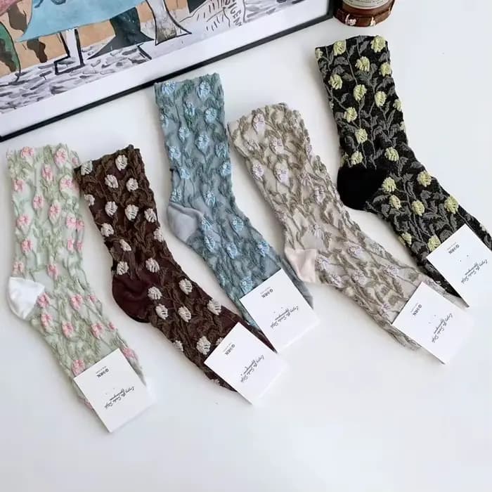 Chaussettes brodées de fleurs pour femmes