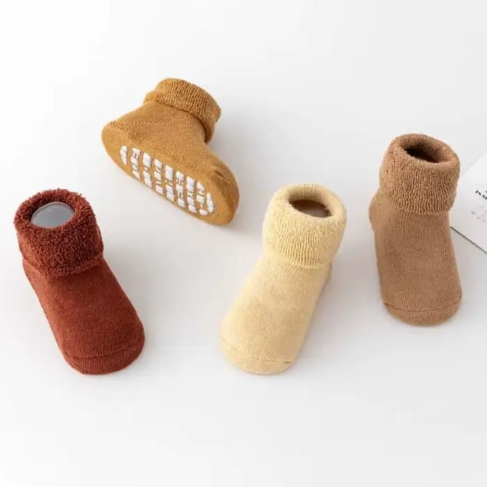4 paires de chaussettes épaisses de couleur unie pour bébé, antidérapantes, pour l'apprentissage de la marche, l'hiver et l'automne, bonneterie chaude pour bébé, chaussettes de sommeil à la maison