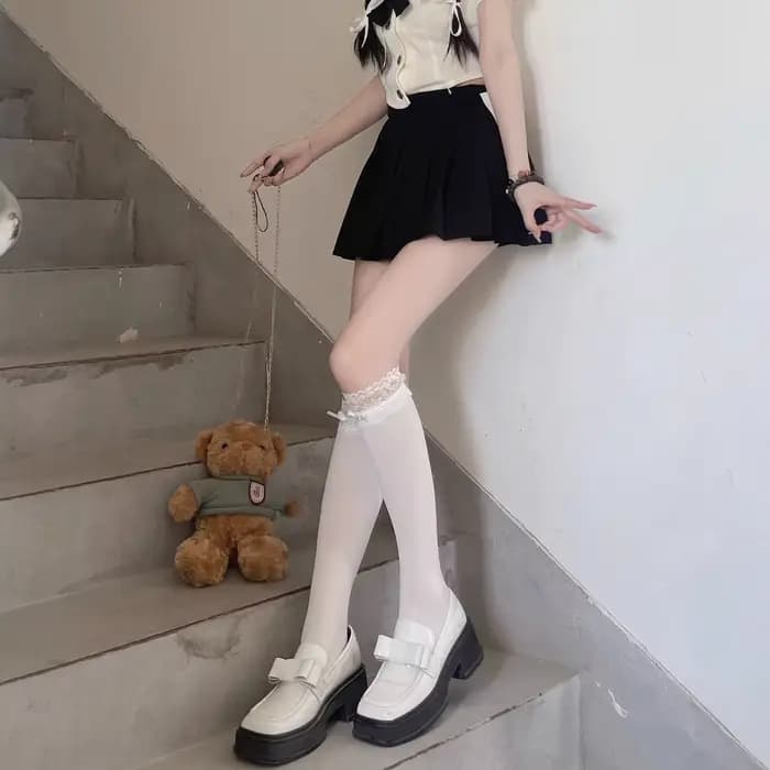 Chaussettes japonaises en dentelle Lolita pour femmes, mi-tube, respirantes, confortables, belles et mignonnes, Style fille Kawaii, joli nœud au mollet