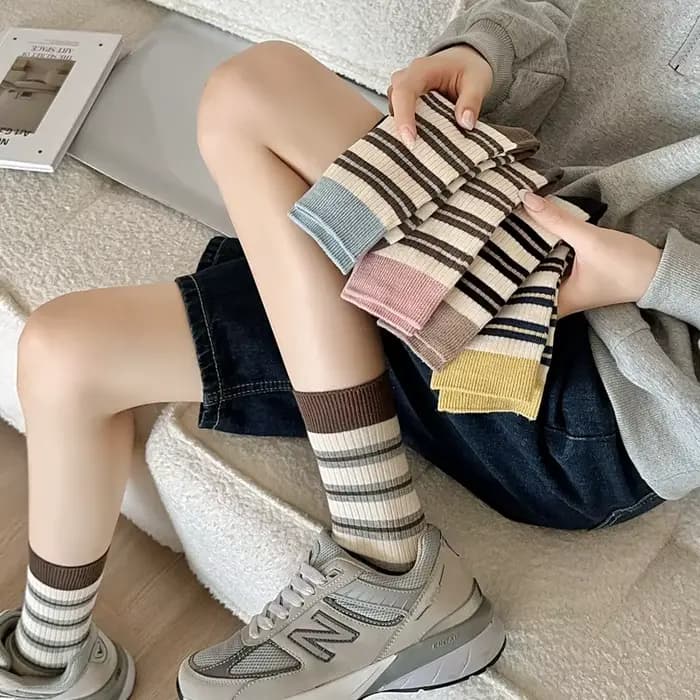Chaussettes colorées à rayures pour femmes