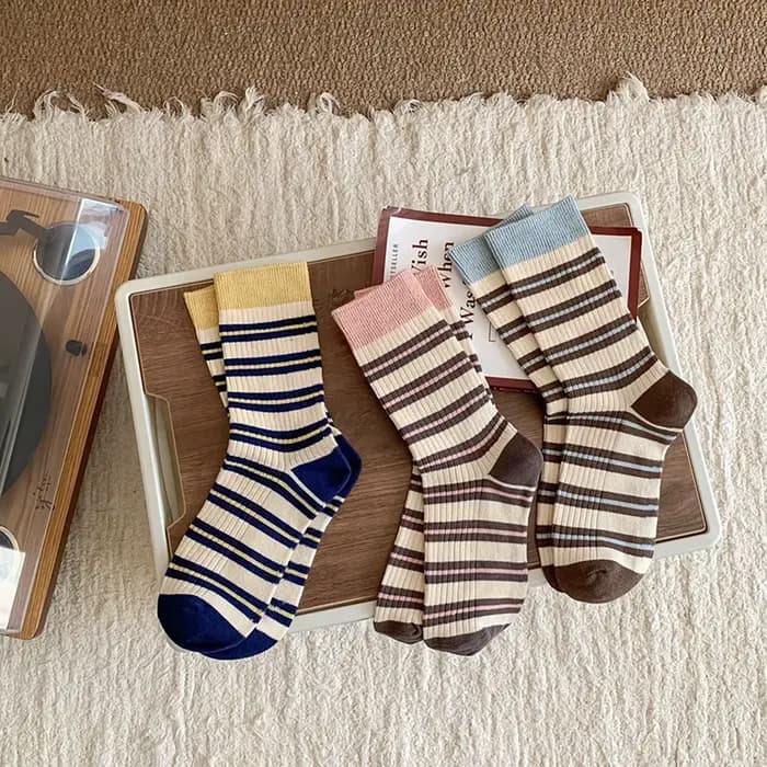 Chaussettes rayées tendance pour femmes