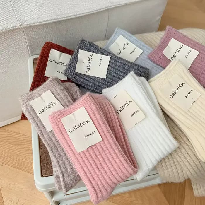 2025 nouveau hiver cachemire laine femmes chaussettes décontracté mode japonaise couleur unie plus épais longue