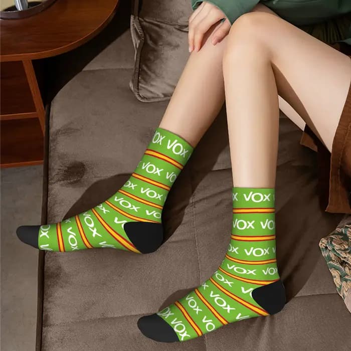 Mode hommes chaussettes Harajuku espagne Vox Logo chaussette Polyester espagne drapeau haute qualité femmes chaussettes printemps été automne hiver,