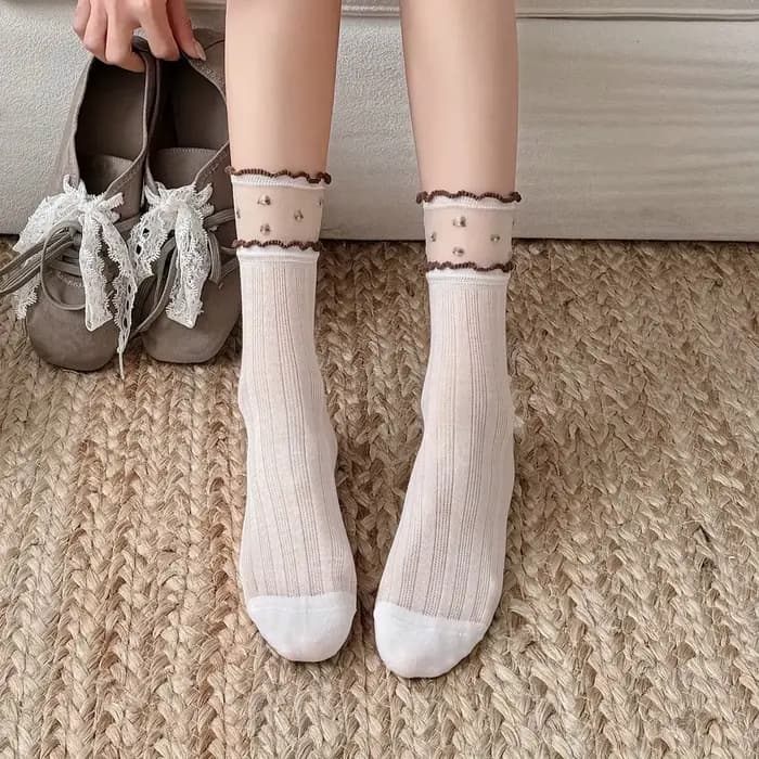 Chaussettes fines à fleurs pour femmes