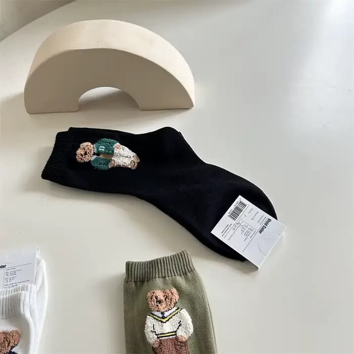 Nouveau à la mode dessin animé ours mi-mollet coton chaussettes pour femmes pull décontracté femme