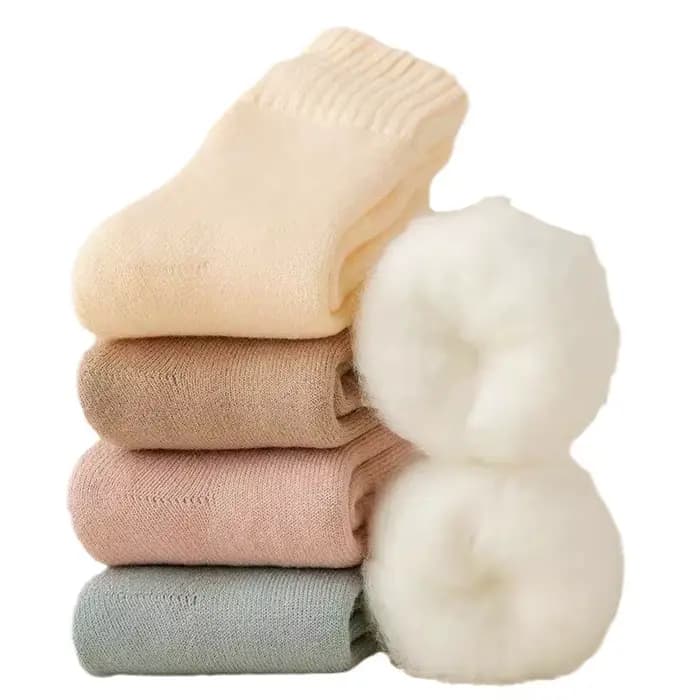 Chaussettes confortables pour femmes, couleur unie, style Harajuku japonais, chaussettes douces pour l'intérieur, chaussettes mi-tube chaudes et épaisses en polaire pour l'hiver, pour filles