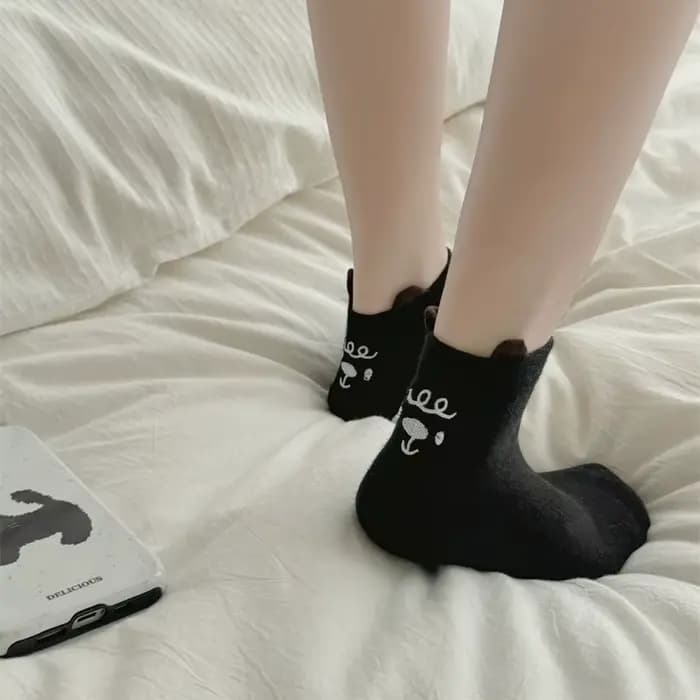 Chaussettes pour femmes, printemps-été, nouvelle collection, broderie panda, chaussettes tendance, légères, respirantes, mignonnes, drôles, couleur unie, coton, vente en gros