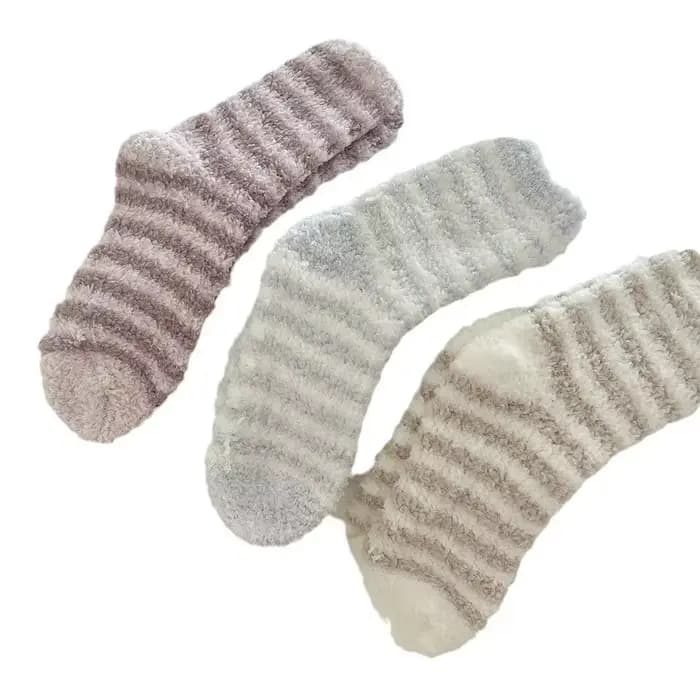 Chaussettes rayées moelleuses pour femmes