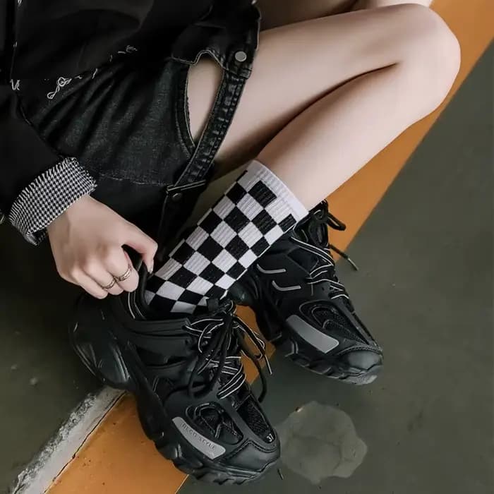 Femmes chaussettes damier Harajuku rue mode noir blanc carrés motif Plaid nouveauté Skateboard drôle coton