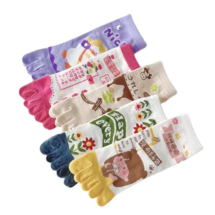3 paires de chaussettes à cinq doigts pour femmes, chaussettes mi-tube en coton, chaussettes de sport mignonnes à motif de dessin animé avec doigts séparés