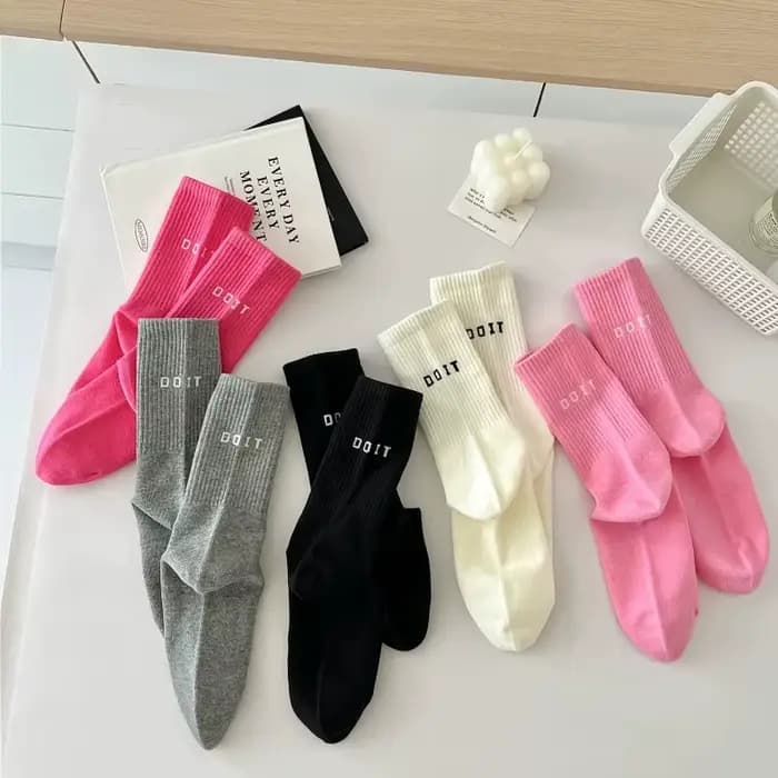 Ensemble de 3 paires de chaussettes roses pour femmes, chaussettes longues mi-tube, Style printemps-automne, vêtements d'extérieur, bas en coton avec lettres, bas de sport