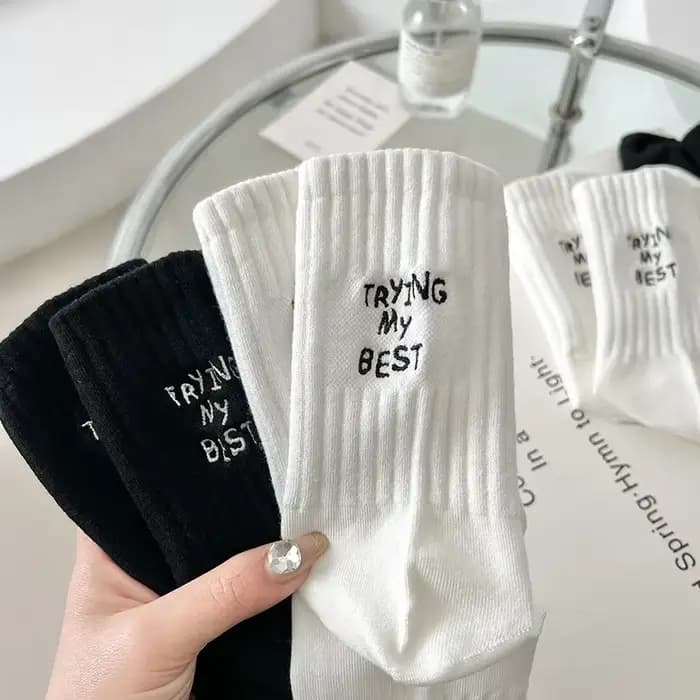 Chaussettes d'équipage de broderie de lettres pour femmes et filles