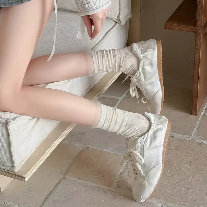 Chaussettes fines à fleurs en dentelle pour femmes, chaussettes longues respirantes pour filles, à la mode, nouvelle collection printemps-été