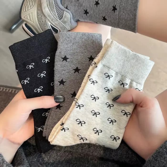 Chaussettes grises en coton pour femmes