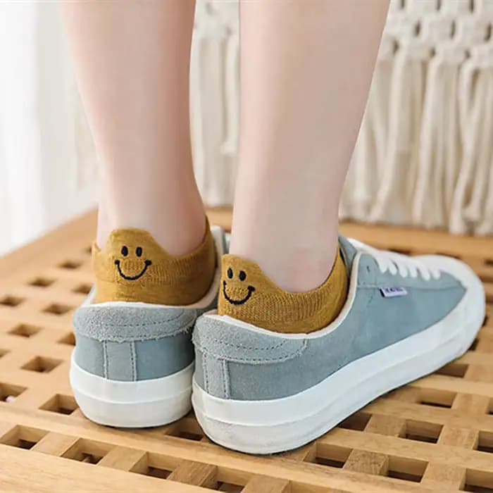 Chaussettes courtes brodées Kawaii pour hommes et femmes, chaussettes de rinçage mignonnes, expression de dessin animé, bonbons drôles, bateau de document, printemps, été, 1 paire