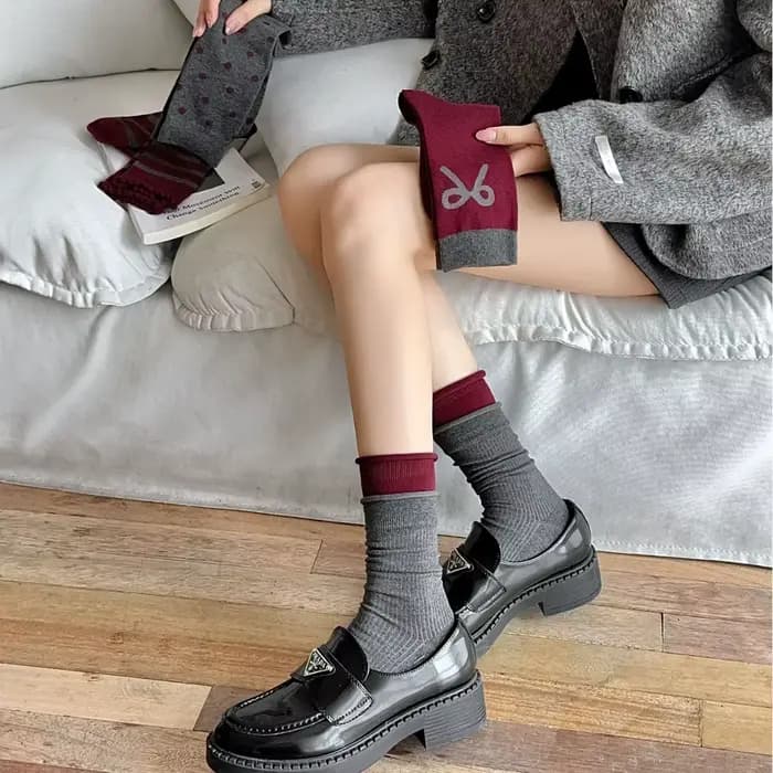 Chaussettes Midtube à rayures rouges avec nœud