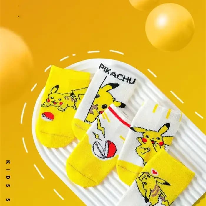 1 paire de chaussettes Pokemon