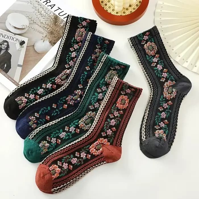 Petites chaussettes florales pour femmes