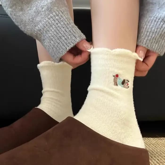 Chaussettes en peluche pour chien teckel