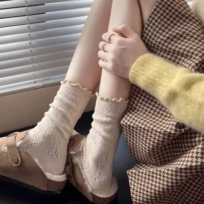 Chaussettes pour femmes avec bordure en dentelle