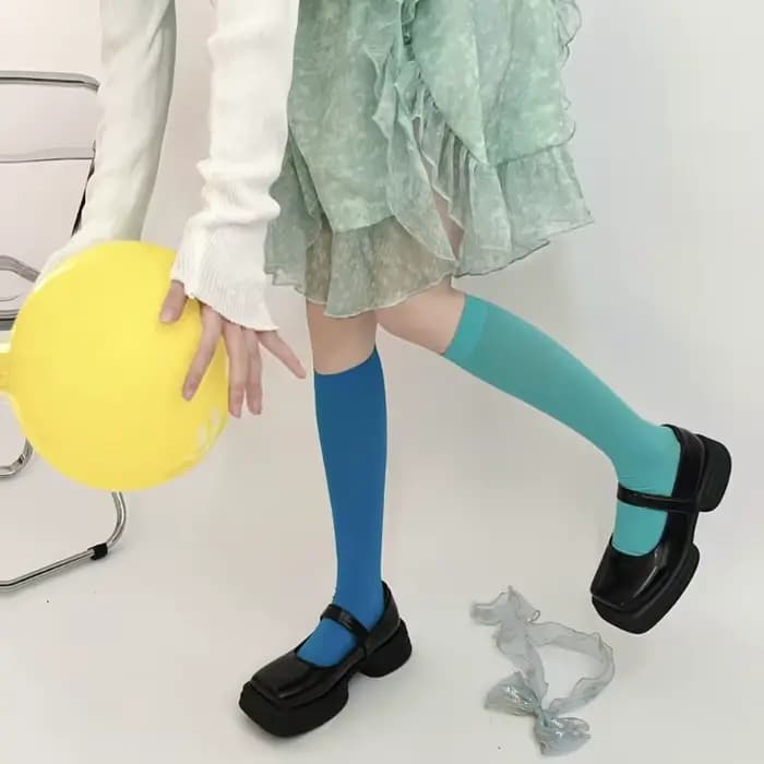 X6HE – chaussettes hautes colorées pour femmes