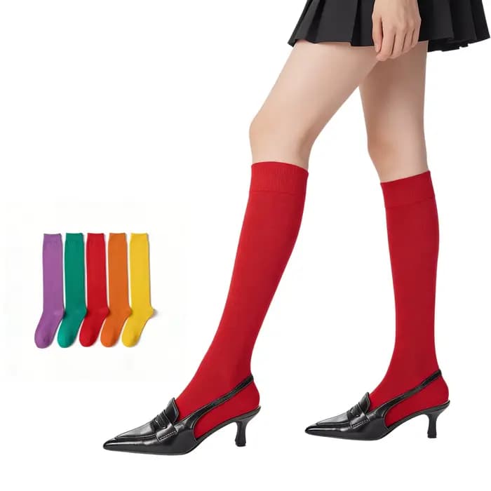 Chaussettes hautes tendance et colorées pour femmes