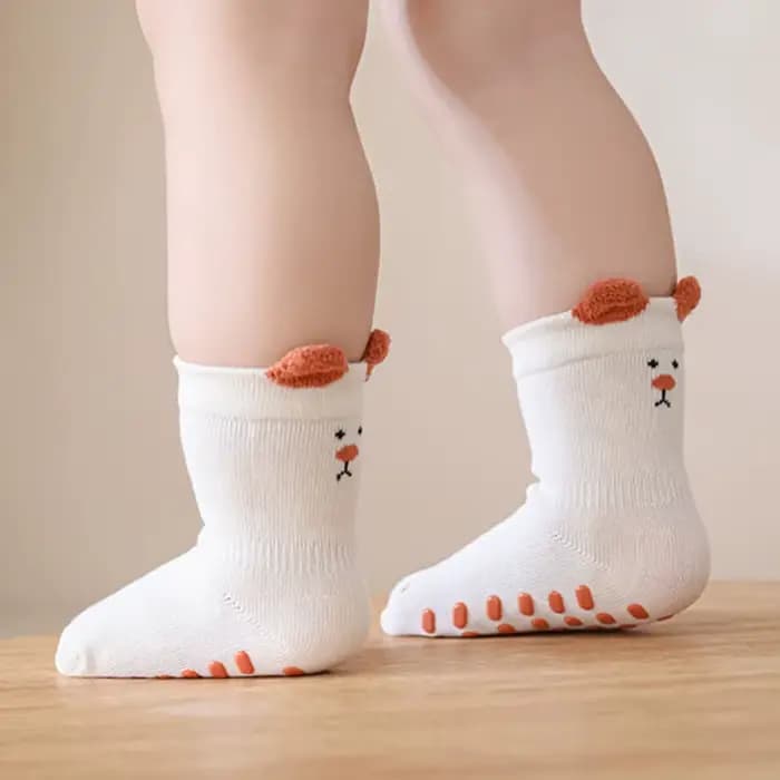 Chaussettes en coton pour enfants, filles et garçons, mode automne-hiver, chaussettes mignonnes et douces pour bébés en bas âge, chaussettes de maison antidérapantes de 3 à 5 ans