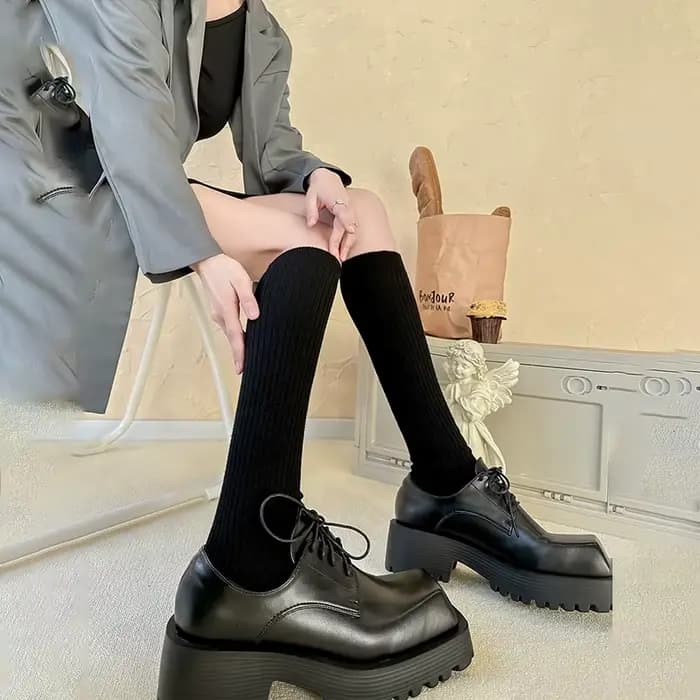 Chaussettes femme automne et hiver épais chaud couleur unie genou haut bas noir blanc rayures verticales cuisse haute