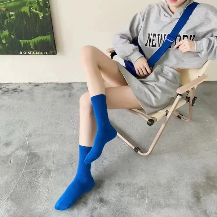Mode femmes été chaussettes de danse hommes blanc noir rouge respirant doux coton chaussettes filles mi Tube coréen coloré unisexe chaussettes