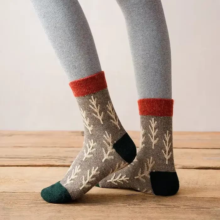 Nouvelles chaussettes en laine d'automne et d'hiver
