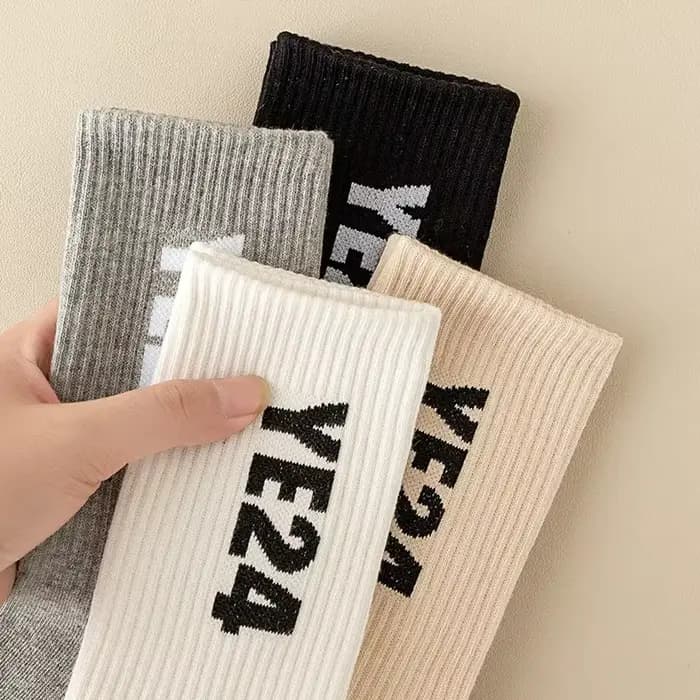 Chaussettes de sport unisexes en coton YE24