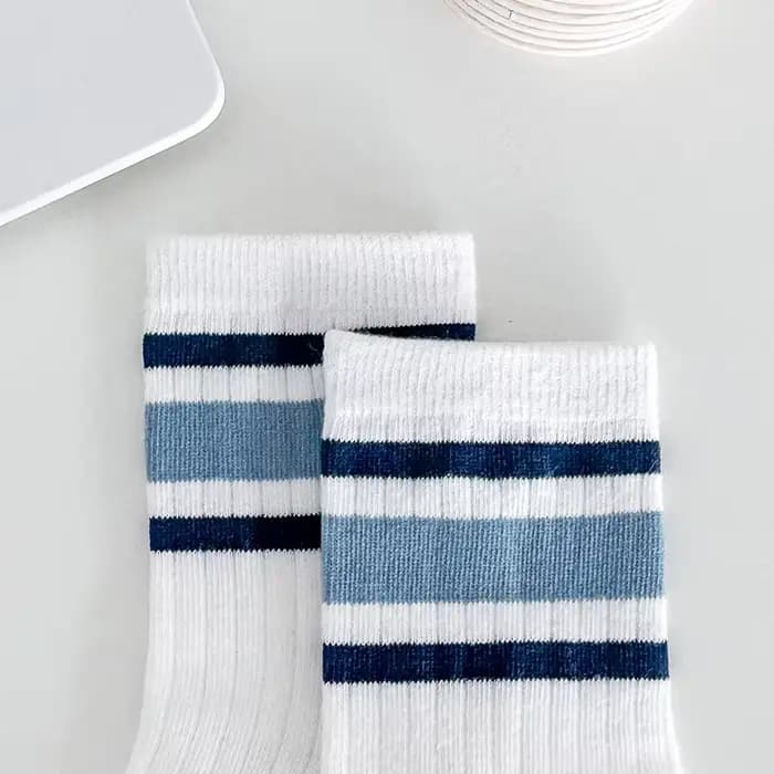 Quatre paires de chaussettes pour enfants pour le printemps et l'automne, style polyvalent rayé, cha