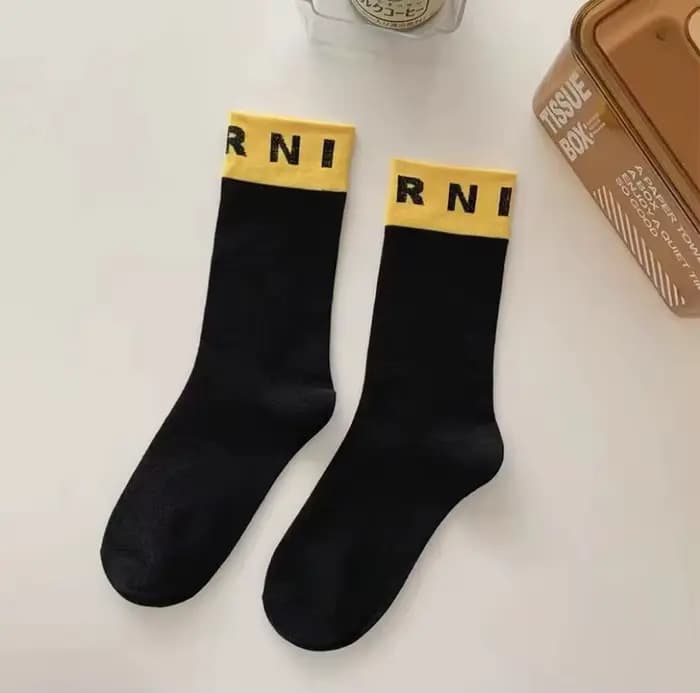 Printemps et été nouvelle mode chaussettes personnalité Simple côtelé lettre belle couleur femmes co