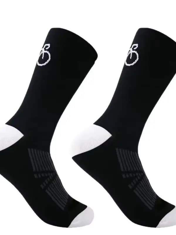 Une paire de chaussettes de cyclisme pour sports de plein air, à la mode, confortables et antidérapa