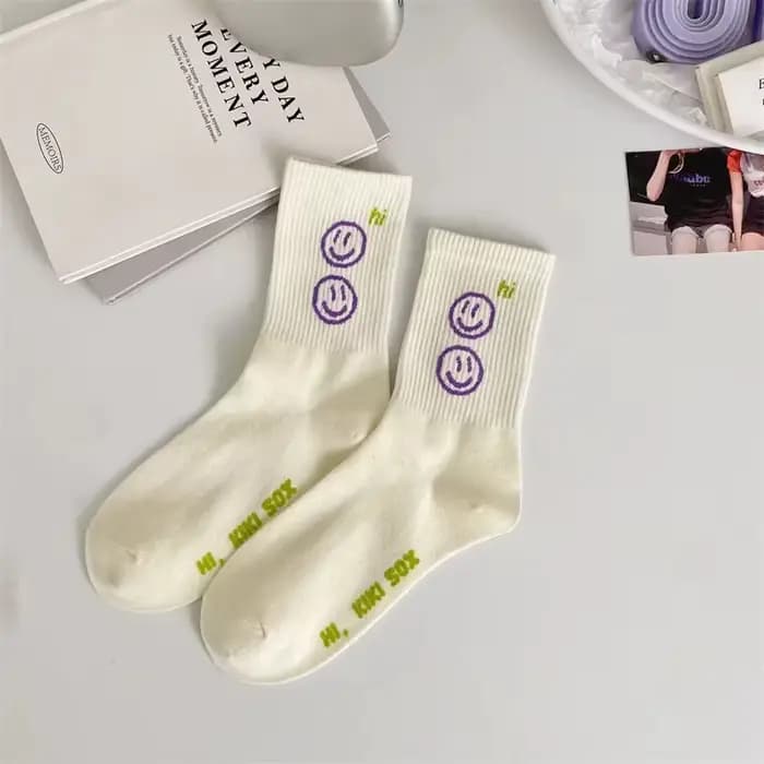 Chaussettes graphiques avec lettres à la mode – Bas athlétiques mi-mollet pour femmes – Designs doux