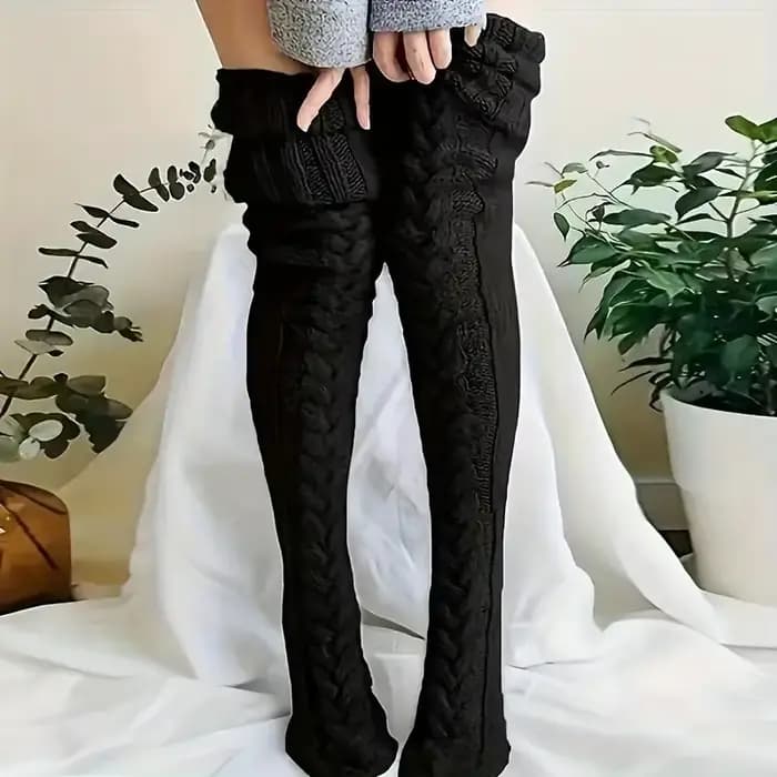 Chaussettes hautes tricotées, chaudes et confortables sur les chaussettes aux genoux, bas et chausse