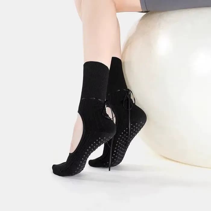 1 paire de chaussettes de yoga montantes à cordon de serrage et dos ouvert, avec semelles caoutchout
