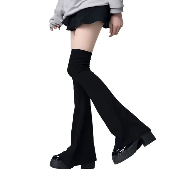Chaussettes hautes unies noires et blanches style gothique Lolita, avec revers en forme de corne
