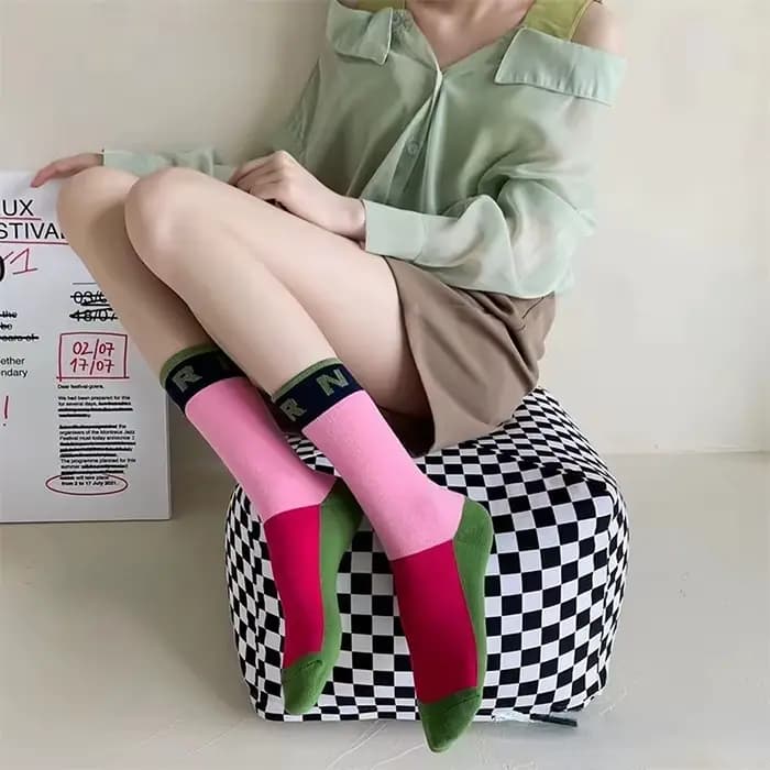 Printemps et été nouvelle mode chaussettes personnalité Simple côtelé lettre belle couleur femmes coton