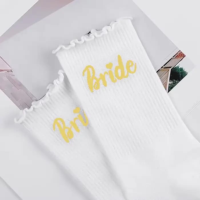 Chaussettes à volants pour mariée, fournitures de mariage, cadeau de fête prénuptiale, chaussettes mignonnes à volants pour future mariée, cadeau de fête de fiançailles, accessoires de fête de bachelo
