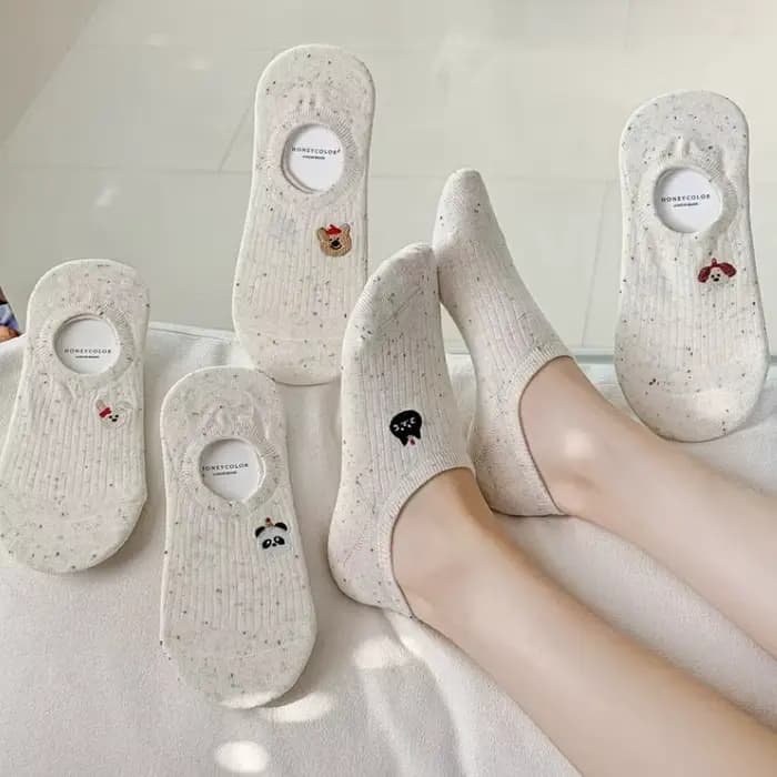 1 paire de chaussettes bateau en fil à motifs d'animaux de dessin animé pour femmes
