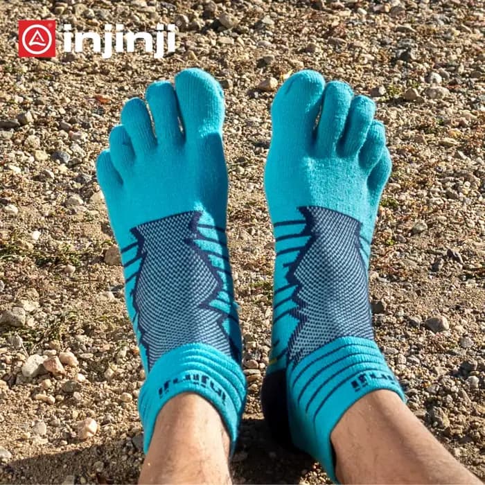 Injinji Chaussettes à cinq doigts Ultra Run Chaussettes de randonnée tout-terrain Chaussettes épaisses et chaudes.