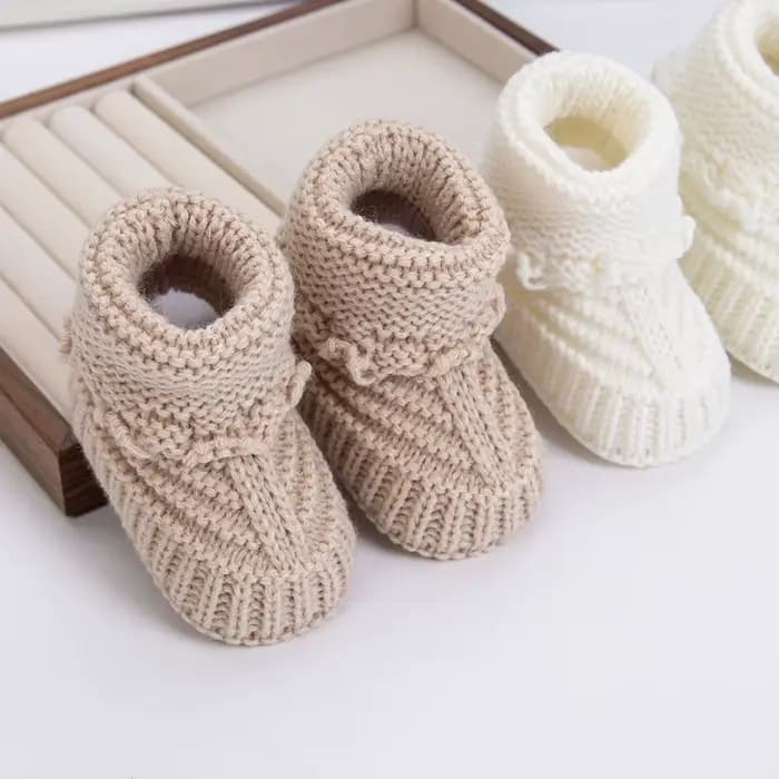 3 paires de chaussons tricotés pour nouveau-nés, chaussettes-chaussures douces antidérapantes en crochet pour bébés de 0 à 6 mois, chaudes et respirantes, pré-chauffées