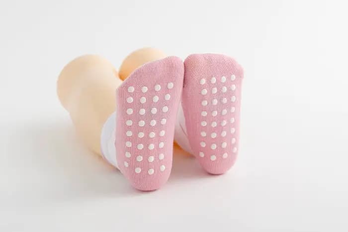 6 paires de chaussettes adhésives antidérapantes pour enfants