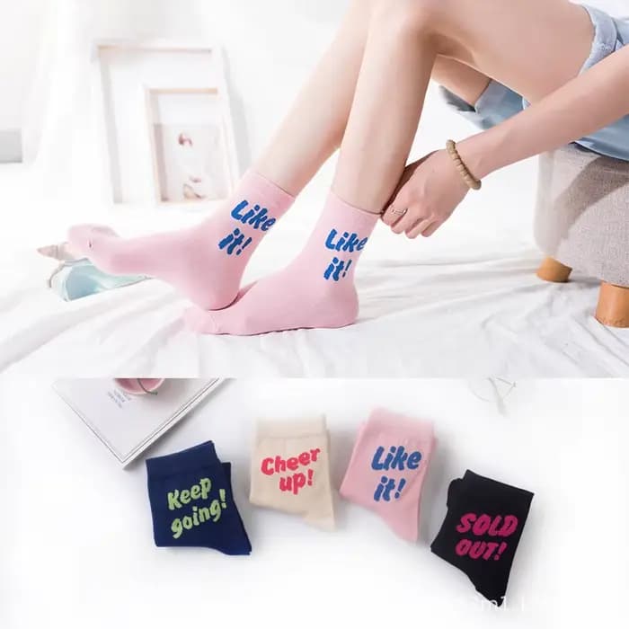 Chaussettes femmes mode Kawai Hip Hop lettre Harajuku rue noir blanc Hipster Skateboard coton