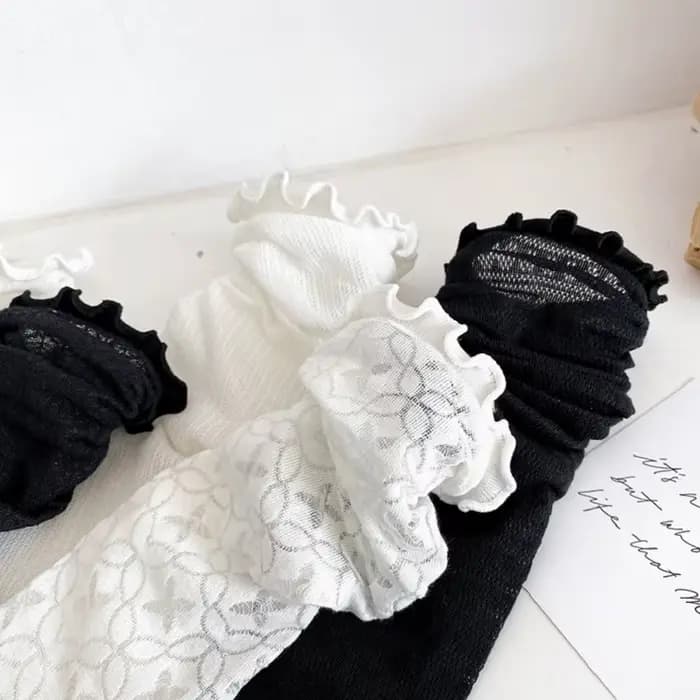 Printemps été mode femmes chaussettes dame longue noir blanc dentelle Harajuku à volants décontracté doux Kawaii Floral respirant luxe Lolita