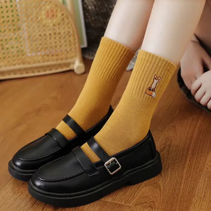 2025 automne hiver femmes chaussettes dessin animé Animal renard broderie mignon chaussette pour femme solide coton